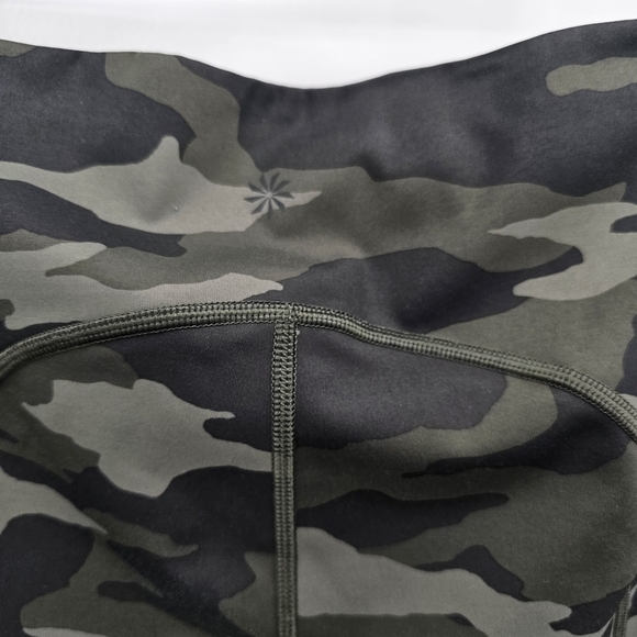 Athleta Ultimate Stash Pocket Camo Leggings Womens Medium Petite - Picture 6 of 7